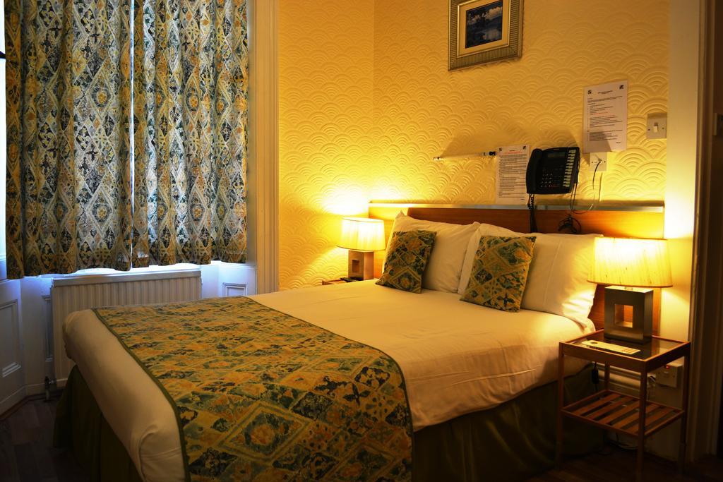 Falcon Hotel London Værelse billede